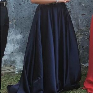 Elegant Navy Blue Evening Gown